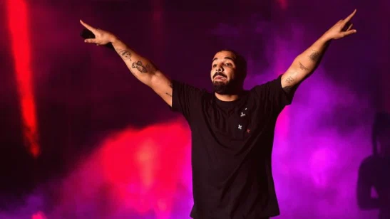 drake-hands-up-getty